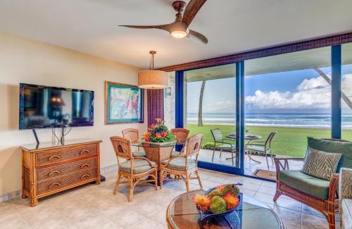 Historic Lahaina Front Street House | Papakea F105