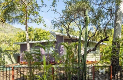 Horseshoe Bay House | Papillon Bleu