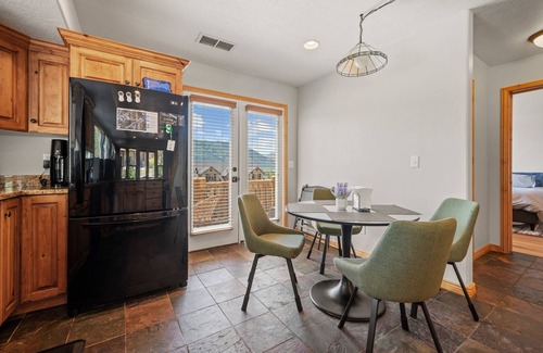 Eden Condo | Paradise Adventures MH1110A|Pool |Hot Tub |100" TV
