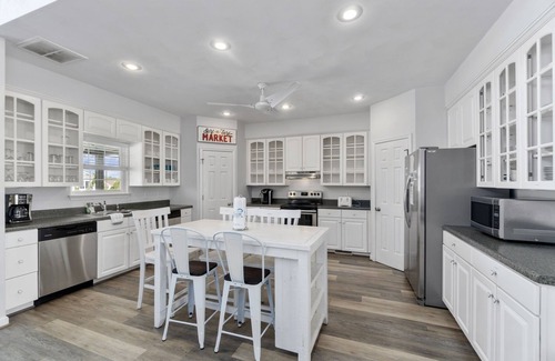 Sandbridge House | Paradise at Spinnaker! Semi-Oceanfront Plus Loft!
