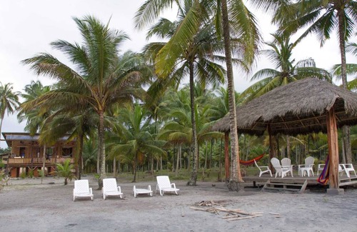 Mompiche House | Paradise Beachfront House, 5-bedroom, hut and beach beds in Isla Portete