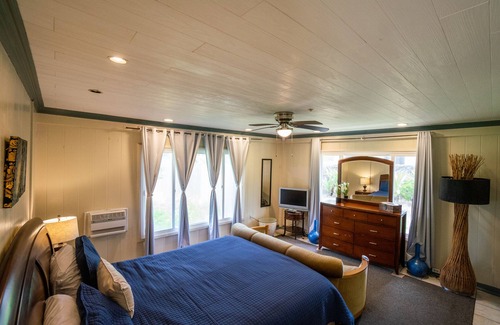 Laie House | Paradise Beachfront Private Estate “MAHAKEA” Licensed Vacation Rental