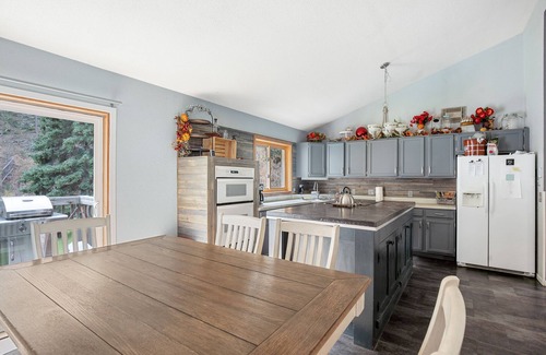 Rapid City House | Paradise by the Creeks edge, hot tub overlooking creek, bar area w/music BT