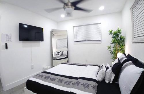 Miami Gardens Apartment | Paradise Gardens 2BDR Unit Near Hardrock Stadium