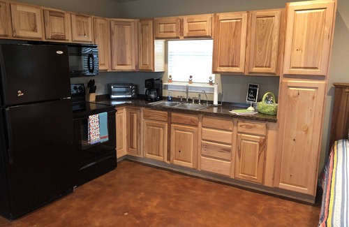 Weatherford Cottage | Paradise in the country. Guest house with pool. Pet friendly. No cleaning fees.