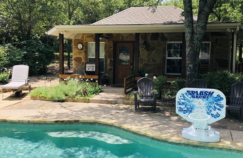 Weatherford Cottage | Paradise in the country. Guest house with pool. Pet friendly. No cleaning fees.