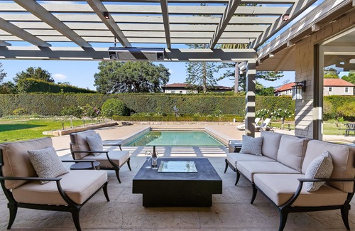 Upper East House | Paradise is Real | Luxurious 5 BDR Estate w/Pool, Hot Tub, and Plush Outdoor Se