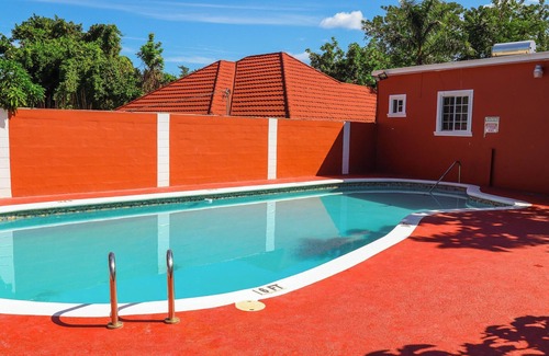 West End Apartment | Paradise on the Rocks - Suite w/Pool View & Balcony #8