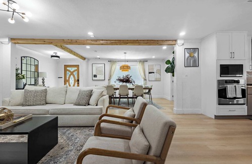 Dallas House | Paradise Playhouse: Heated Pool, Game Room, Mini Golf, and Infrared Sauna