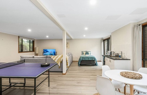 Long Beach House | Paradise Point in Long Beach