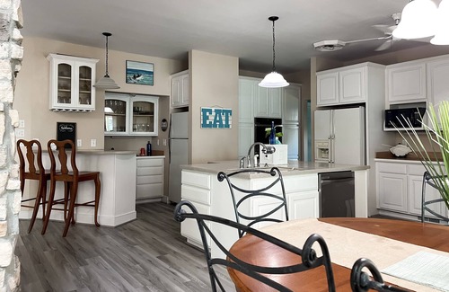 Littleton House | 💥PARADISE POINTE: 3 Floors, 7 BDR, 14 Beds, 19 Guests, PET FRIENDLY 🥇