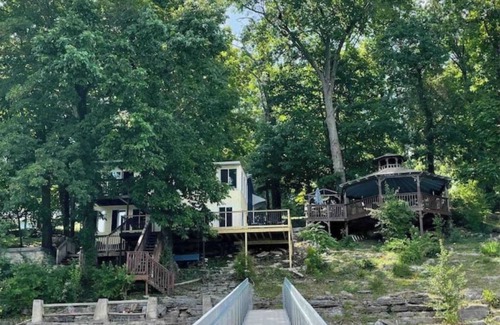 Lancaster House | Paradise Retreat