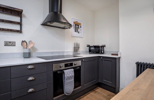 Sheffield City Centre Apartment | Paradise Square Remodelled 18th Century Apt 1