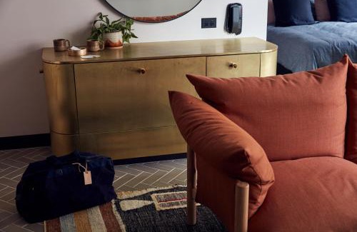 Surry Hills Hotel | Paramount House Hotel