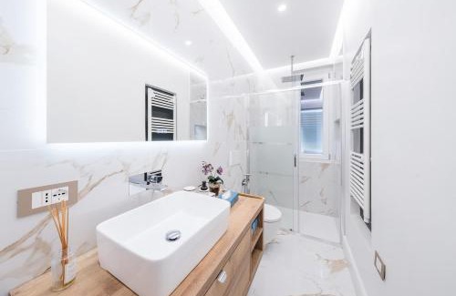 La Spezia Apartment | PARCHEGGIO PRIVATO 15 minuti a piedi dalla stazione di Migliarina