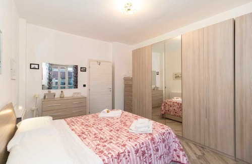 Turin Apartment | Parco Paradiso & MM Marche Family Apartment