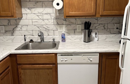 Falls Church Condo | Parents Nest & Alumni Abode