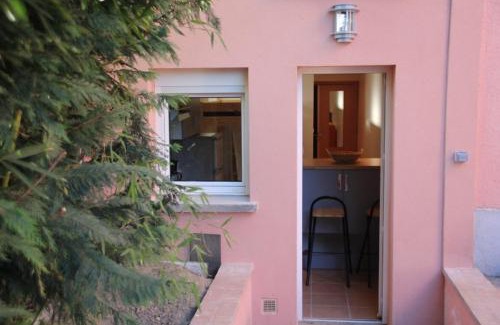 Beaute Baltard Apartment | Paris Eiffel Tower et Disney apartments, parkings gratuits et sécurisés, 10 minutes métro to Paris