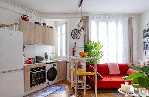 Quartier des Grandes-Carrieres Apartment | Paris Je t’Aime