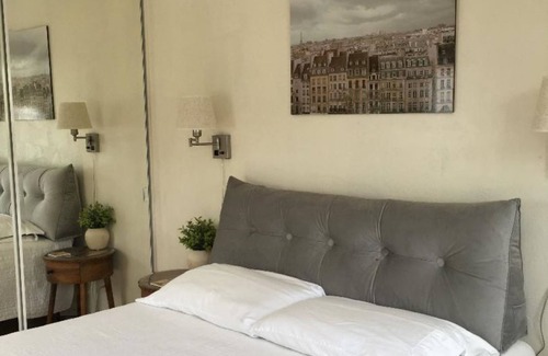 Amazon Apartment | Paris studio by Amazon Park