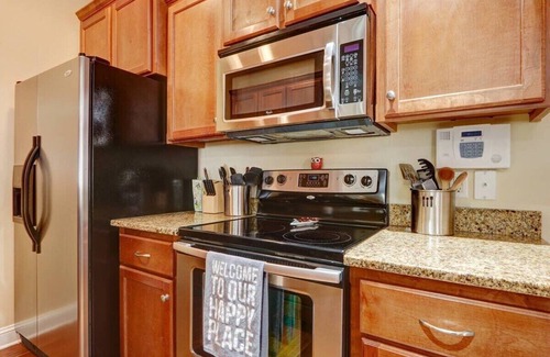 Historic Downtown Savannah House | Park Avenue Garden Cottage Near Forsyth Park