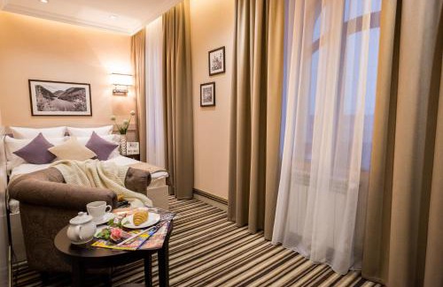 Sarny Hotel | Park Hotel Warshawskiy