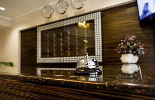 Sarny Hotel | Park Hotel Warshawskiy