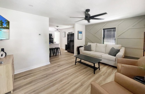 Casey House | Park Place .5mi from Downtown