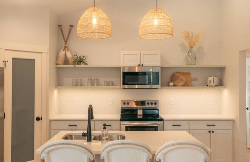 Park Point House | Park Point Scandinavian Home🌲 Family Retreat ☀️ 🌊 Pet Friendly 🐾