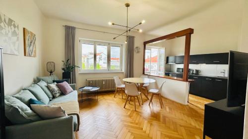 Andel Apartment | Park View Apartment Anděl