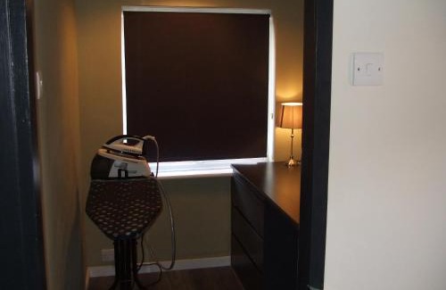 Bloxwich House | Parkdale-2 Bedroom House in Sheldon Birmingham