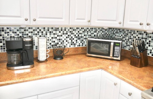 Pineville House | Parkside Retreat: 20% off thru Nov!