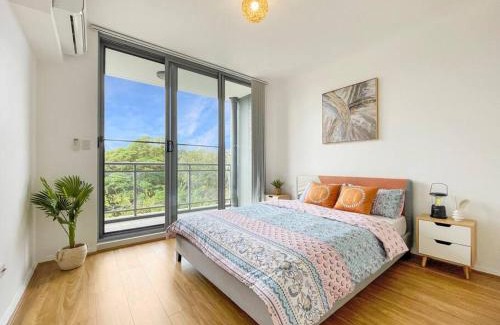West Ryde Apartment | ParkView Apt & Private Parking & Close to Station