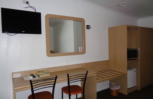 Queanbeyan Hotel | Parkway Motel