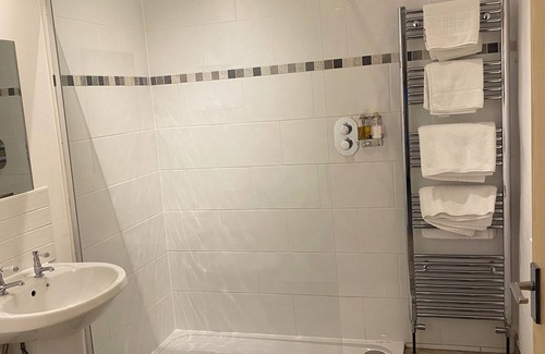 South Perrott Hotel | Parrett Hotel