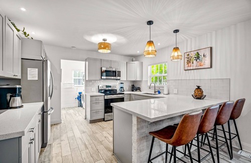 Parrot Cove House | Parrot Cove Paradise ♥ Modern Home, A+ Location!