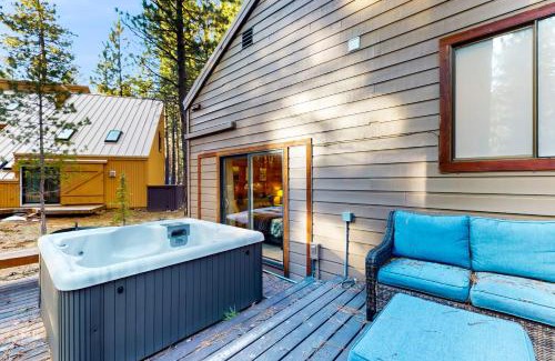 Black Butte Ranch House | Pasque Flower Glen