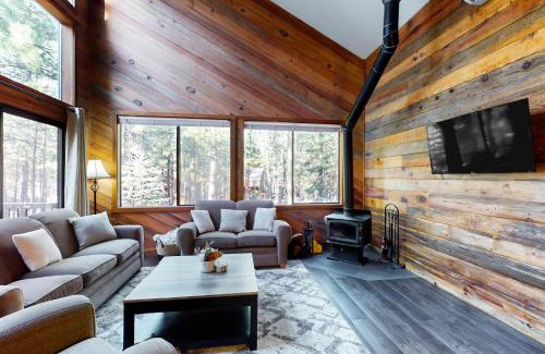 Black Butte Ranch House | Pasque Flower Glen