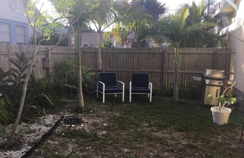 Pass-a-Grille Cottage | Pass A Grille Cozy Cottage with Beach and Bay View