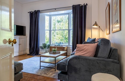 Harborne House | Pass the Keys | Amazing 5 Bed Victorian House - Clarence House