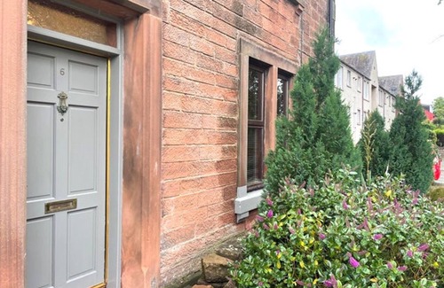 Dumfries Apartment | Pass the Keys | Beautiful Apartment - Outstanding Central Location