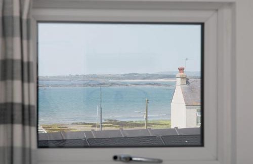 Rhosneigr House | Pass the Keys Breeze Cottage 2 bed Beach property
