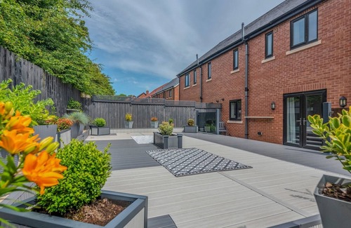 Hinstock House | Pass the Keys | Charming Modern Retreat with Private Garden