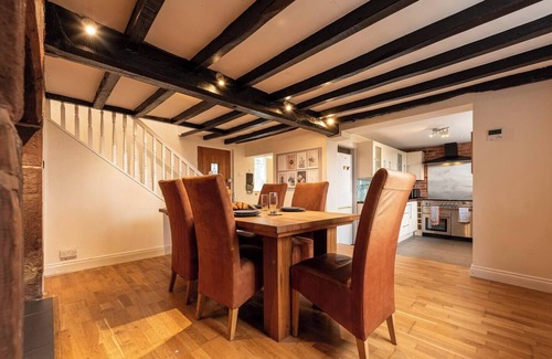 Cheswardine House | Pass the Keys | Charming Cottage Stunning Views