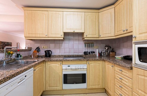 Urbanizacion Hacienda las Chapas Apartment | Pass the Keys | Charming Andalusian Ground Floor with Patio