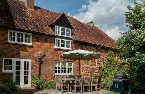High Wycombe House | Pass the Keys | Chilterns Farm House - West Wycombe Park