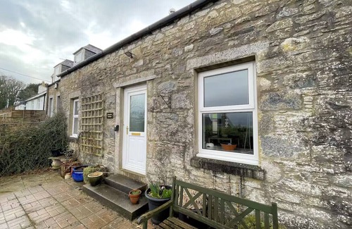 Wigtown House | Pass the Keys | Cosy Spacious Cottage with Views and Garden