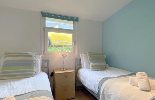 Mumbles House | Pass the Keys Gower BEACH Staycation Caswell Bay - Sleeps 4