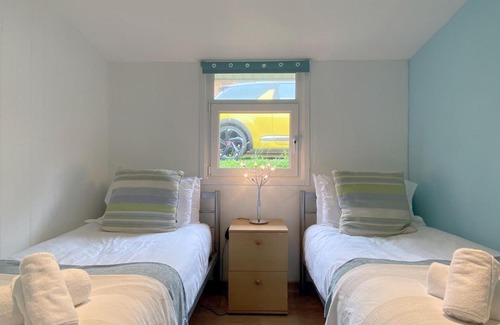 Mumbles House | Pass the Keys Gower BEACH Staycation Caswell Bay - Sleeps 4
