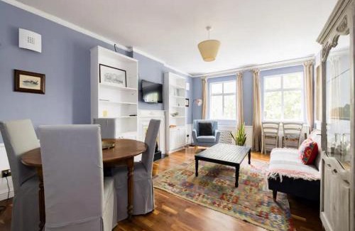 Queen's Gate Apartment | Pass the Keys Hidden Gem in the heart of Gloucester Road, London